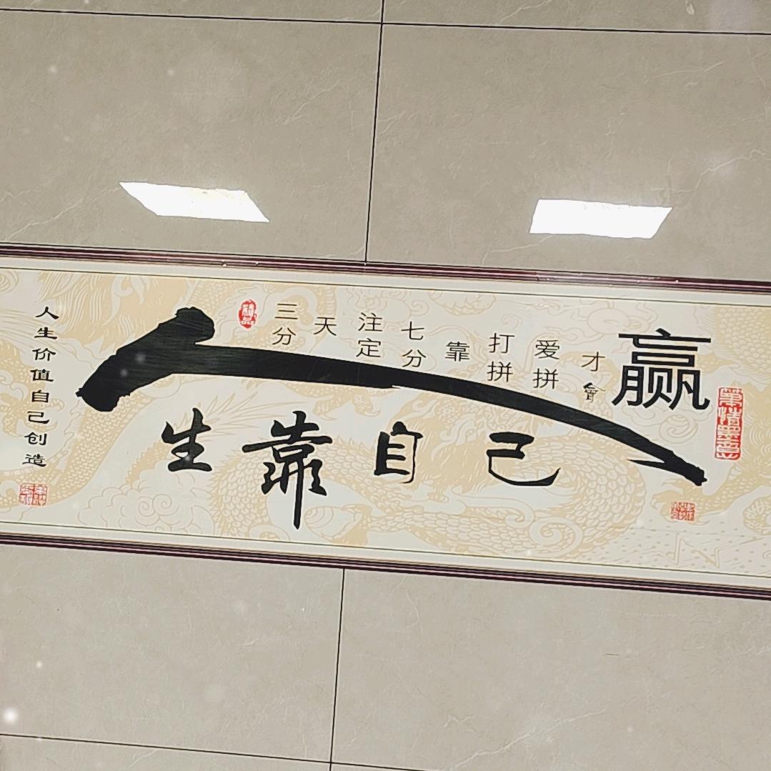 专业团队电线电缆设备现场油漆翻新。