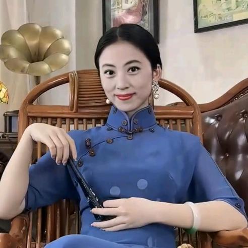 涓姐