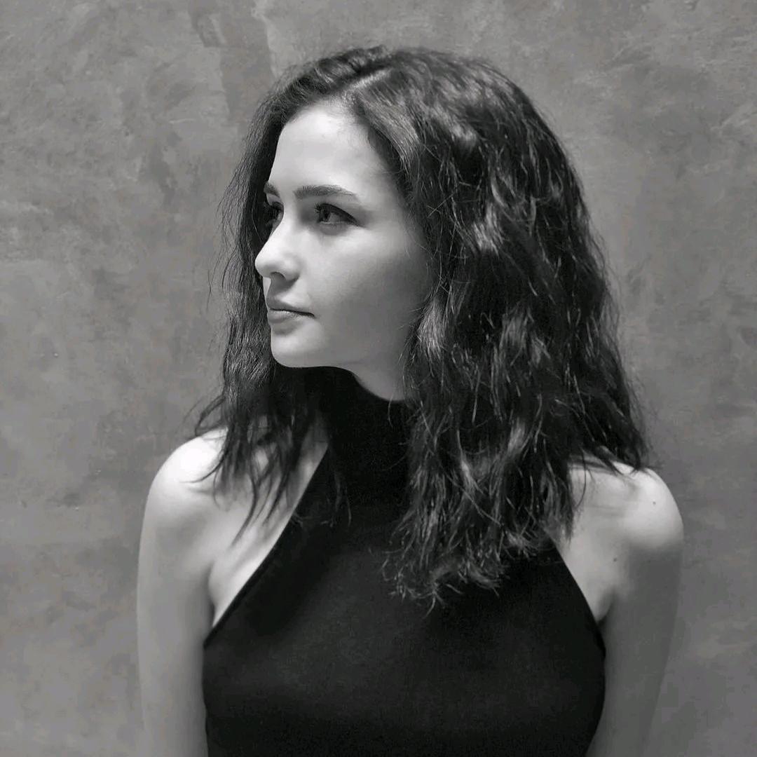 👄娜娜