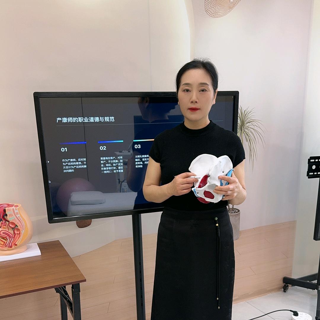 小曼徒手新产后