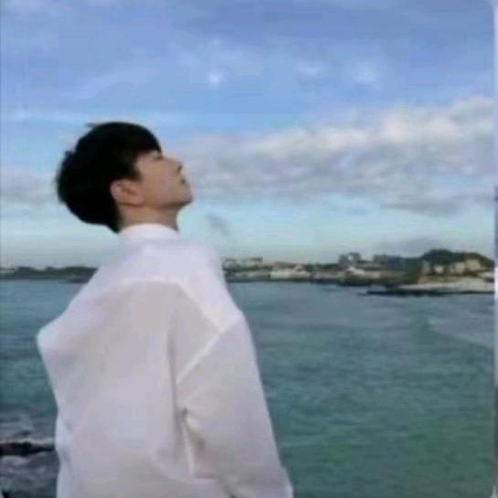 沉默₍˄·͈༝·͈˄*₎◞ ̑̑