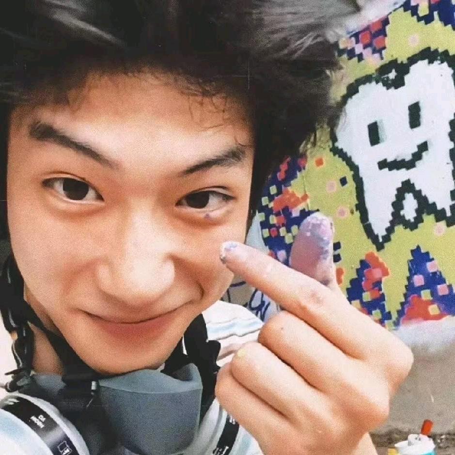 大黄紫了吧唧袜子