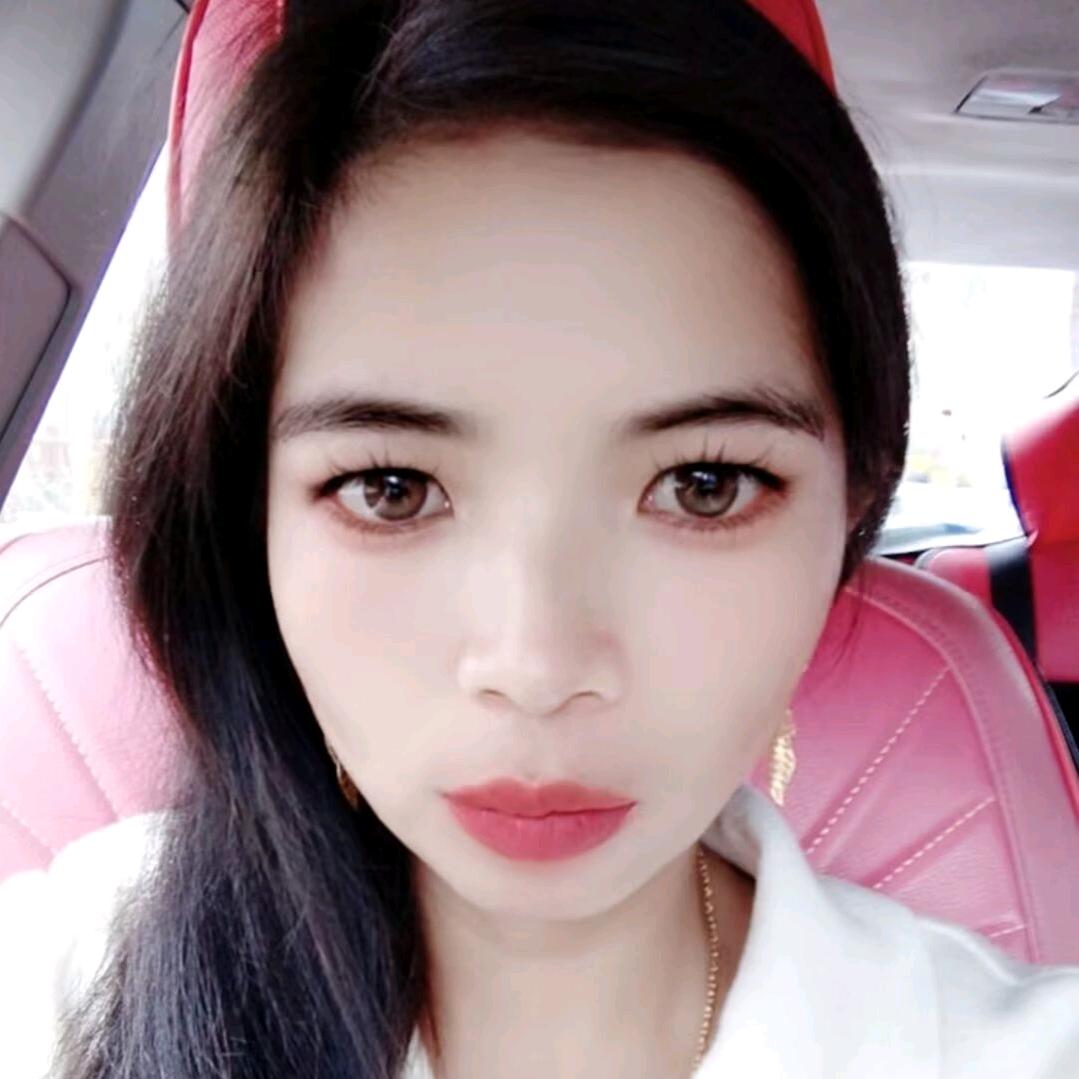 ε初吻给了小奶嘴