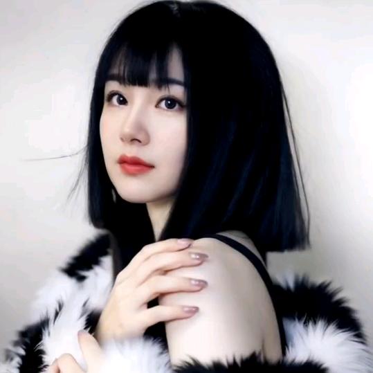 浅笑安然(ღ♡‿♡ღ)