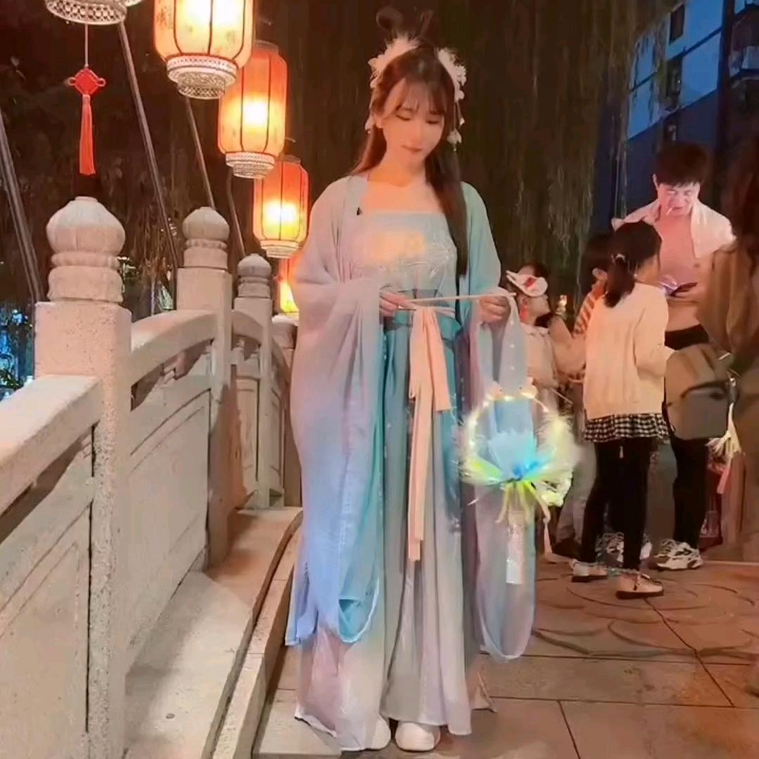 ✨依伊✨