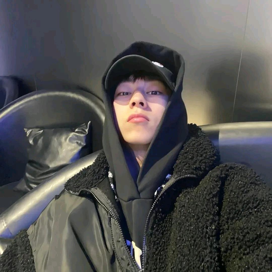 🤟————————🕸