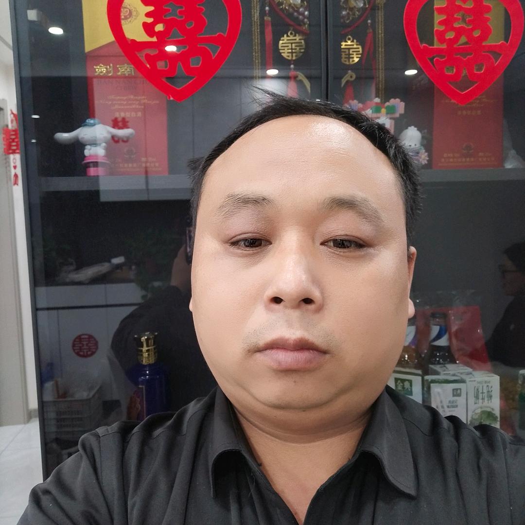 武师傅专业理发。刮脸