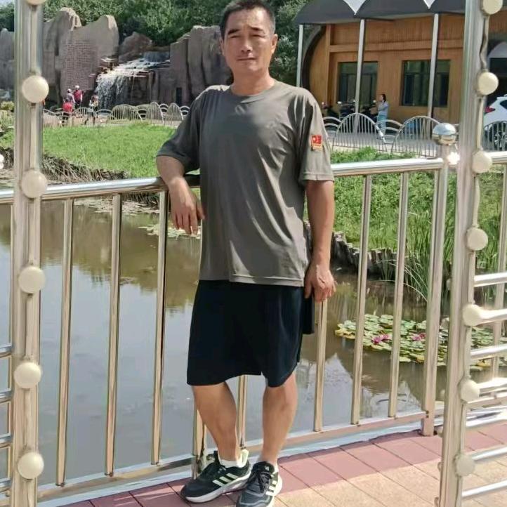 宏伟