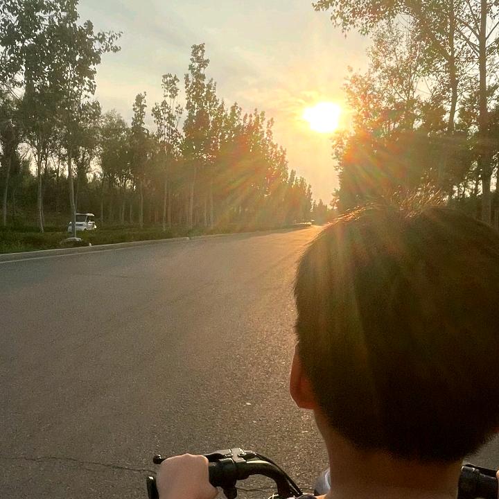 小郭同志