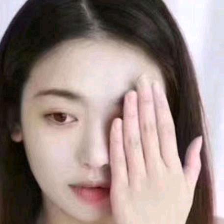 回眸一笑💋👗