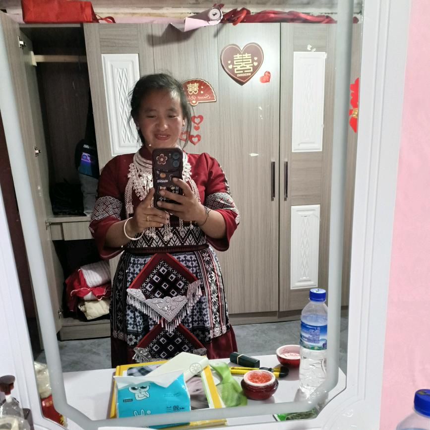 彝家妹子
