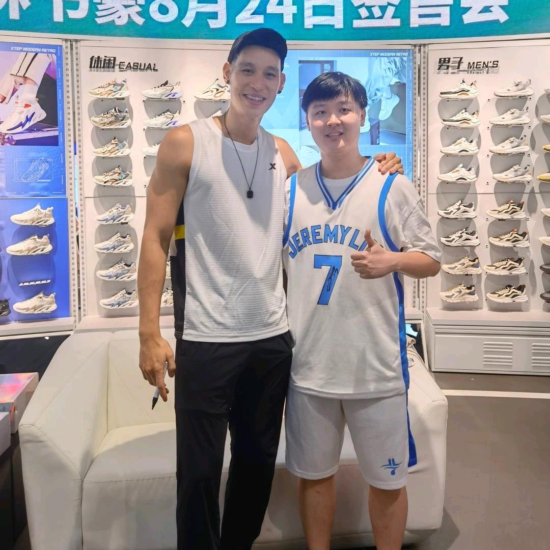 无敌暴龙战士