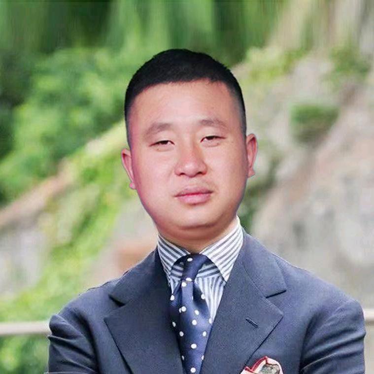 台下做戏，台上做人，为了生活