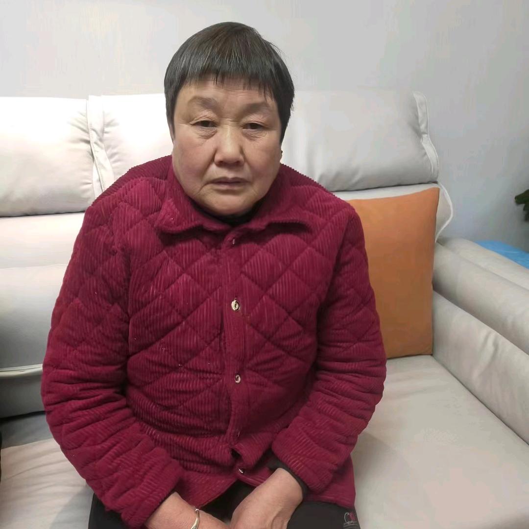 夏秀英，