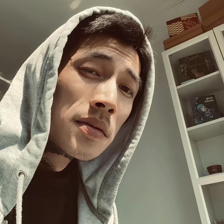 ———————————————————