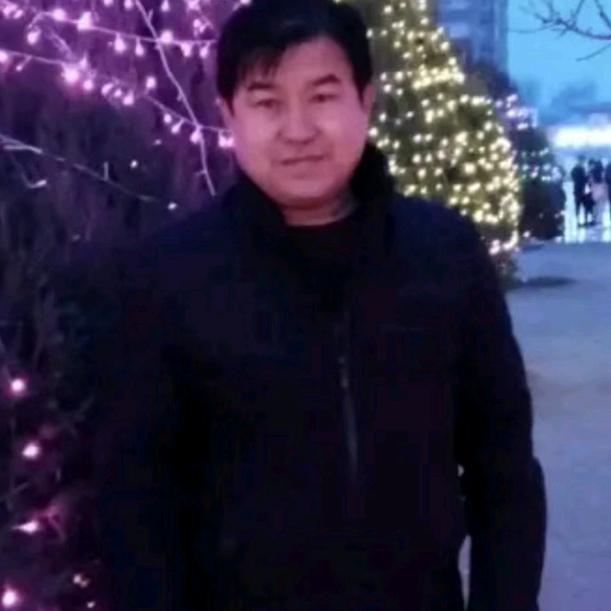 海哥，爱唱歌，晚上六点开播