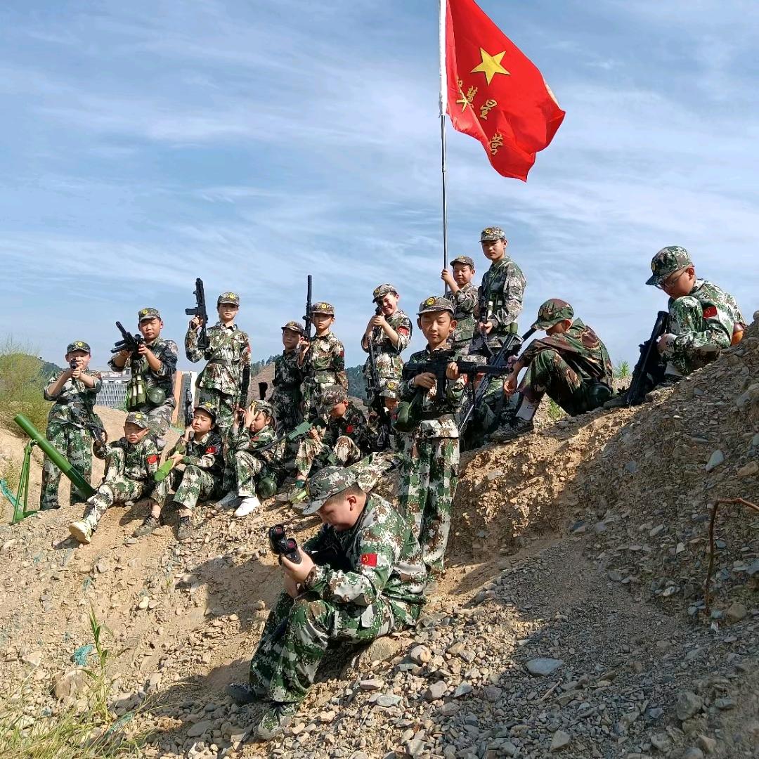 智 慧 星 辅 导 ✨军事夏令营