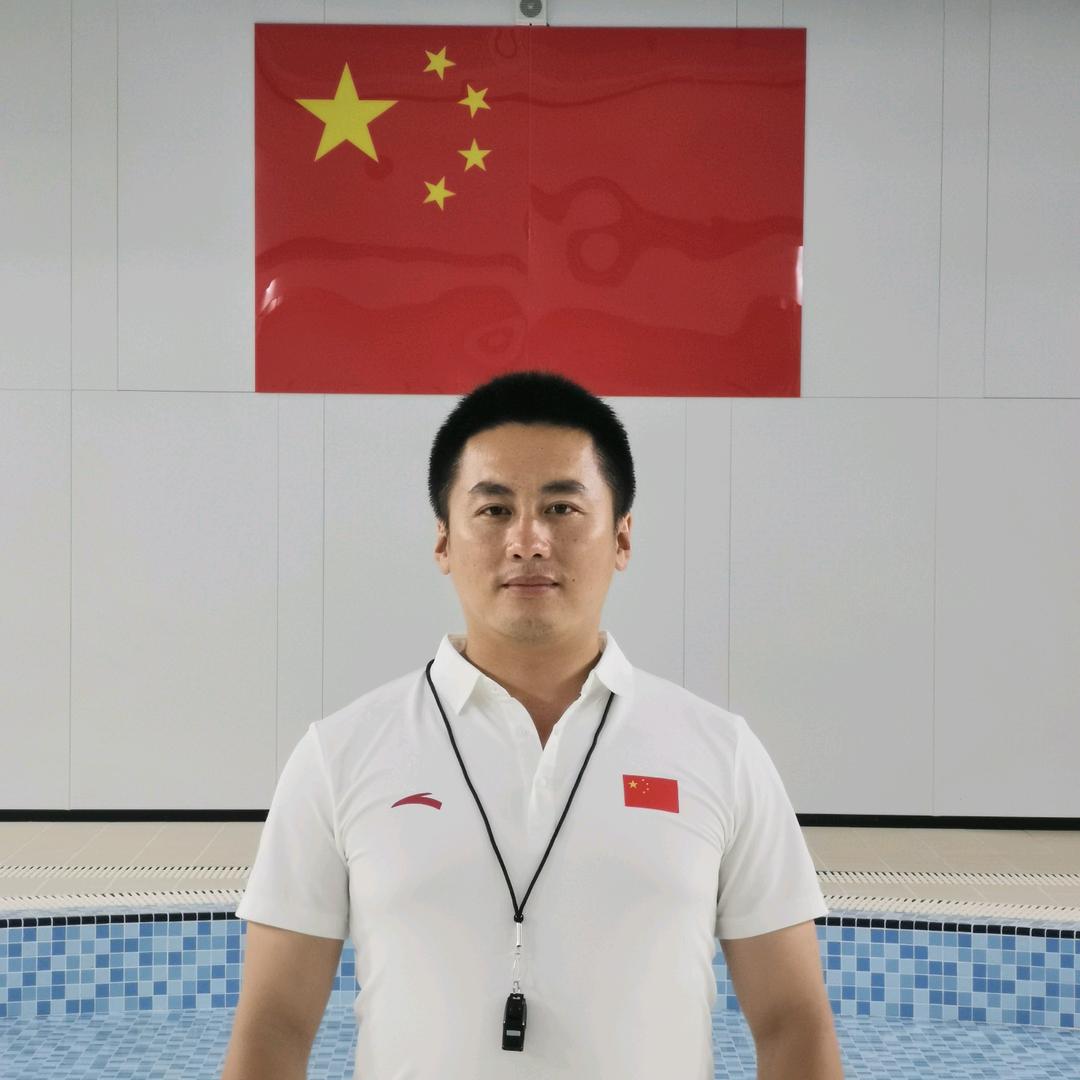 教游泳的胡老师