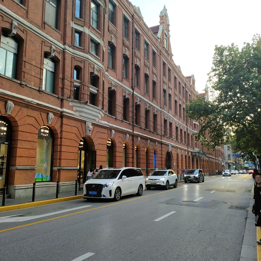溪摇