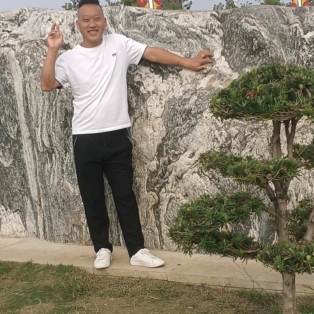 张老三殡葬一条龙舞台锣鼓队