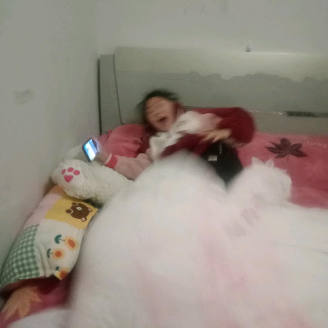 梁。三。爷
