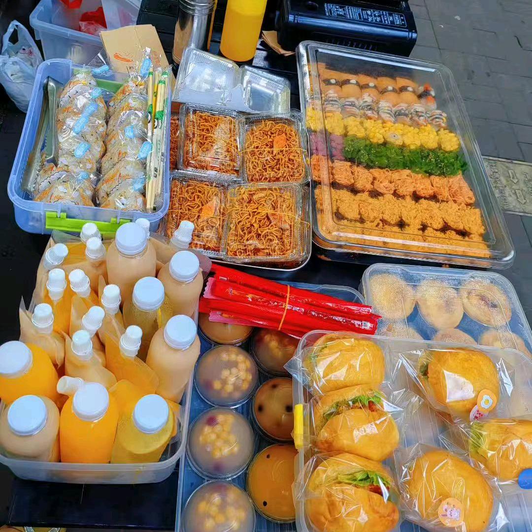 学校门口（摆摊日记）