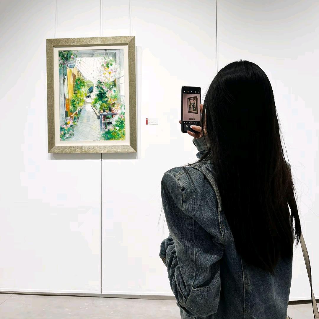 程谊.