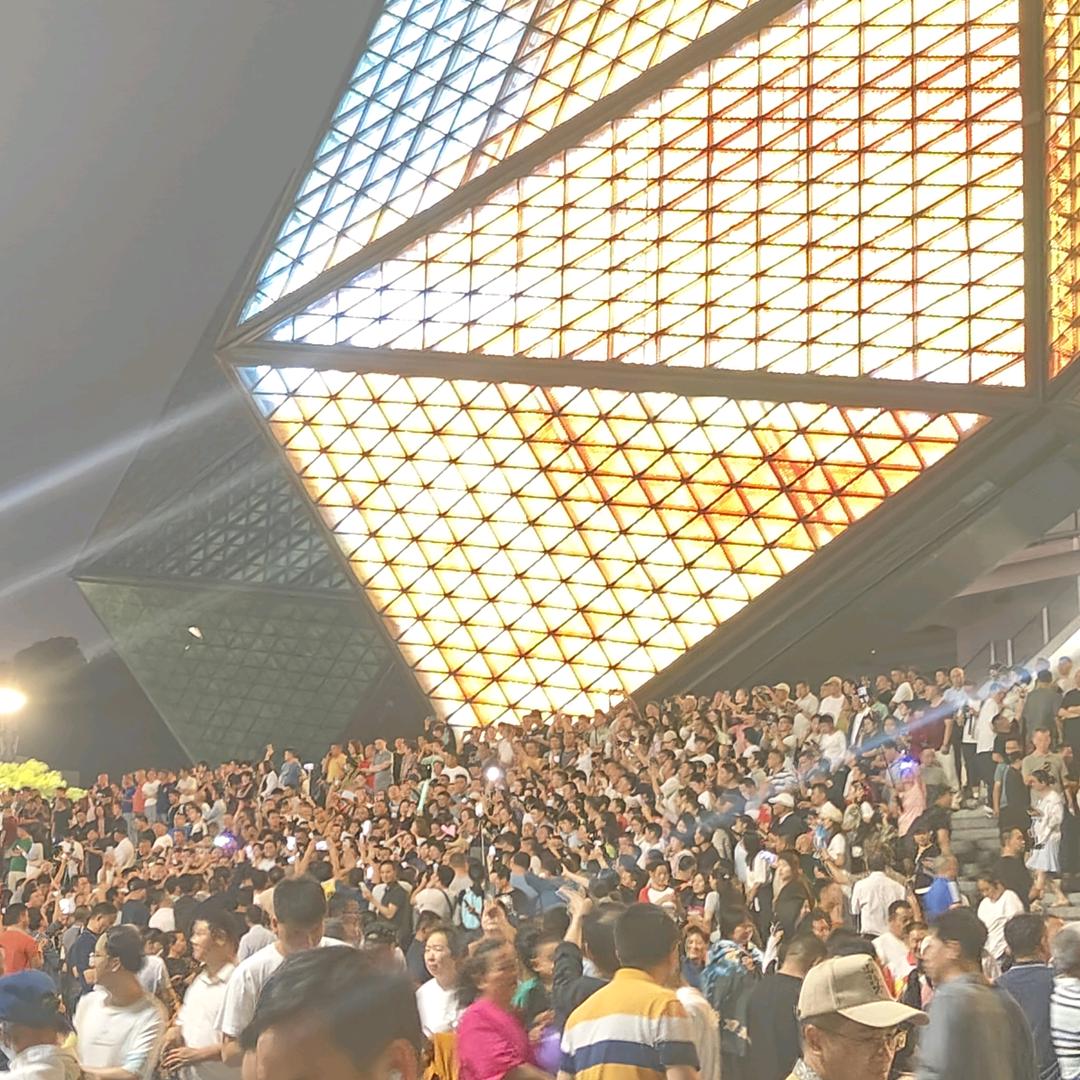 《翩翩》