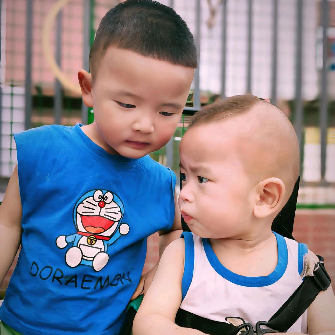 两个娃的妈
