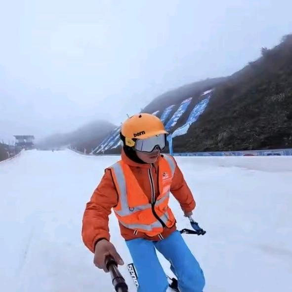 遵义太阳坪冰雪世界官方号