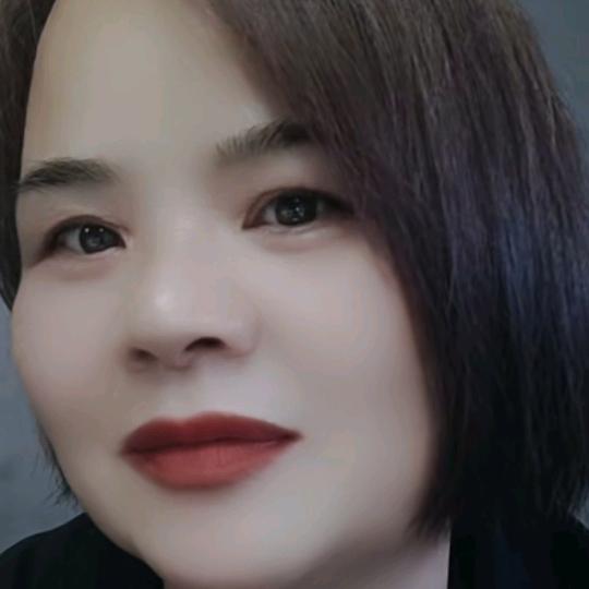农村的傻傻的桃儿。