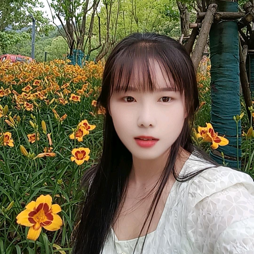 呆萌小姐姐