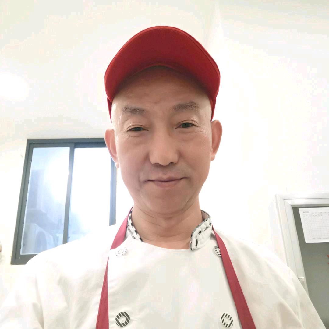周哥888（小号晚8点20开播）