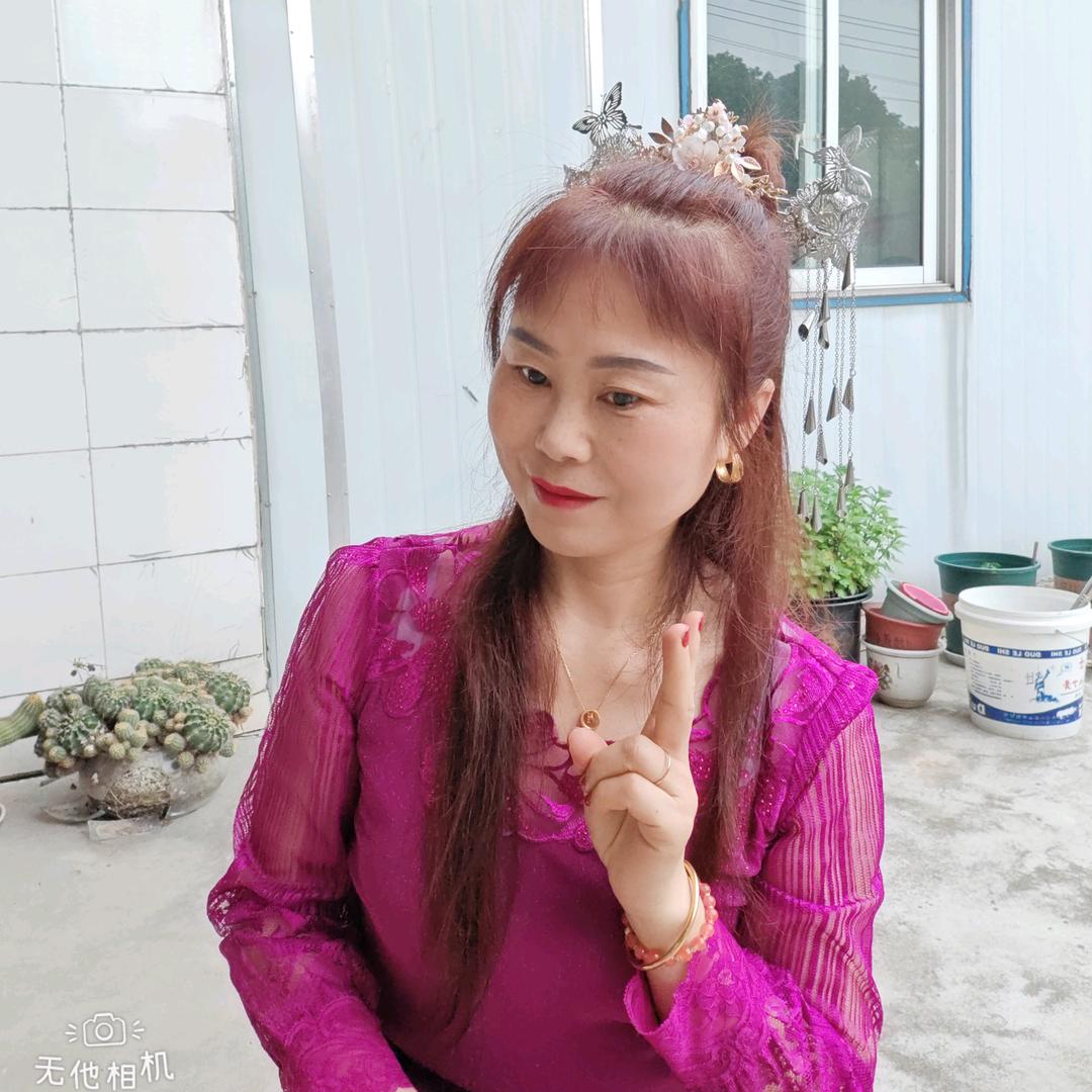 红君舞蹈灯火阑珊处
