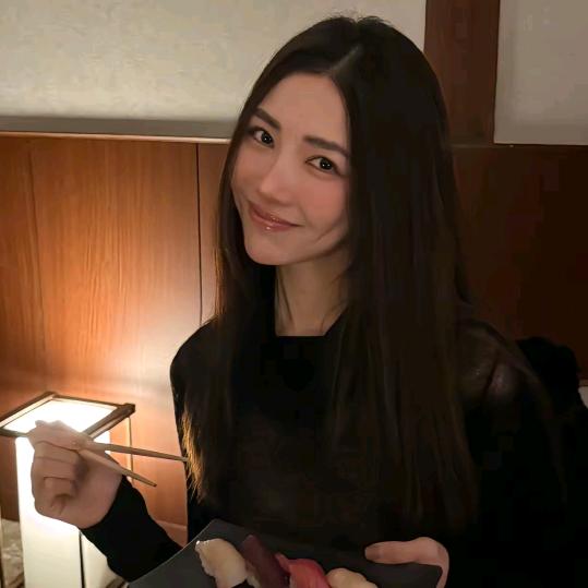Romi小姐姐利航女装服饰穿搭