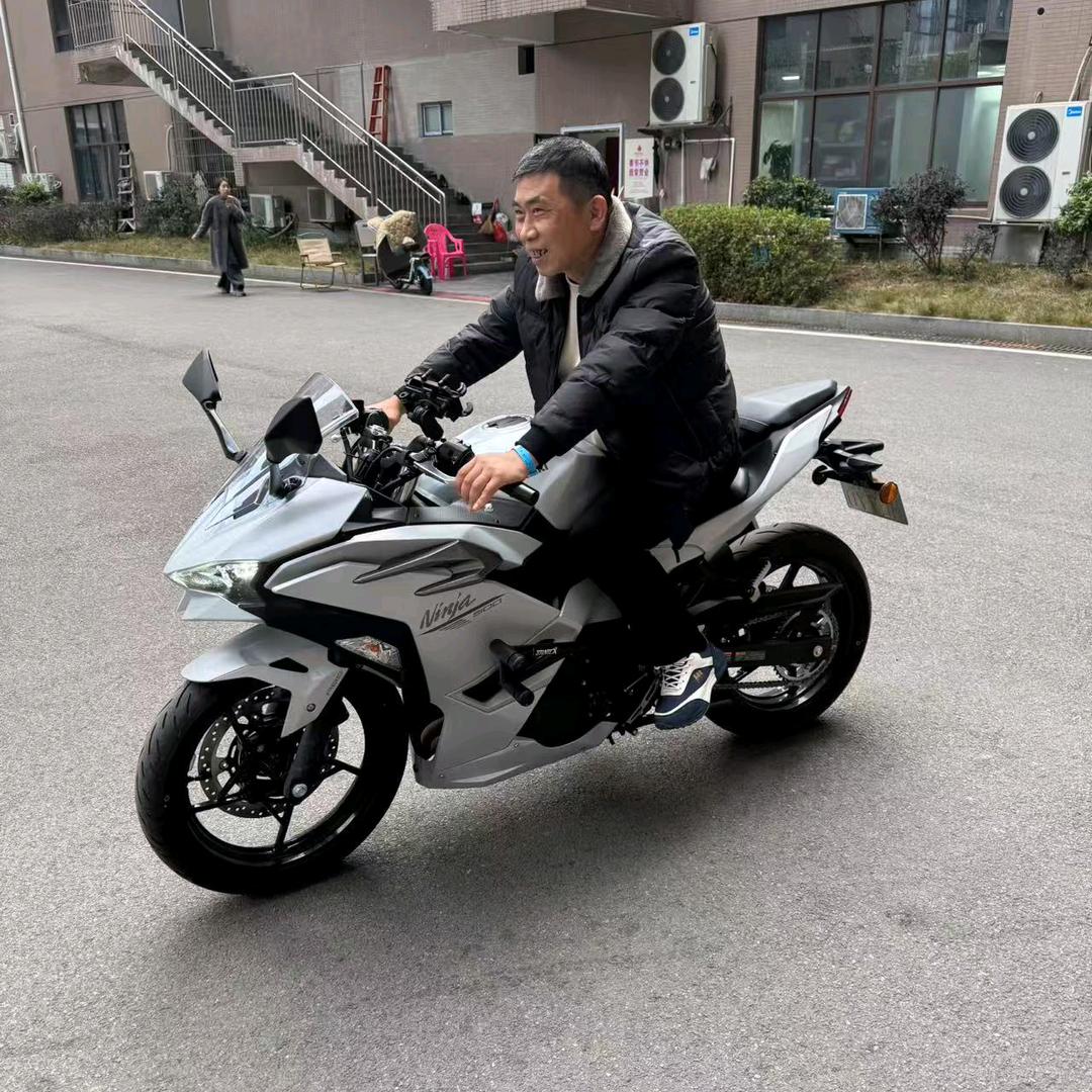 晏玮