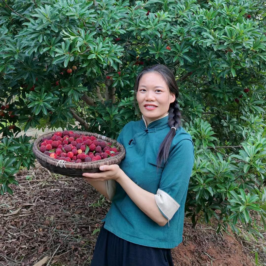 大围山村姑小芳