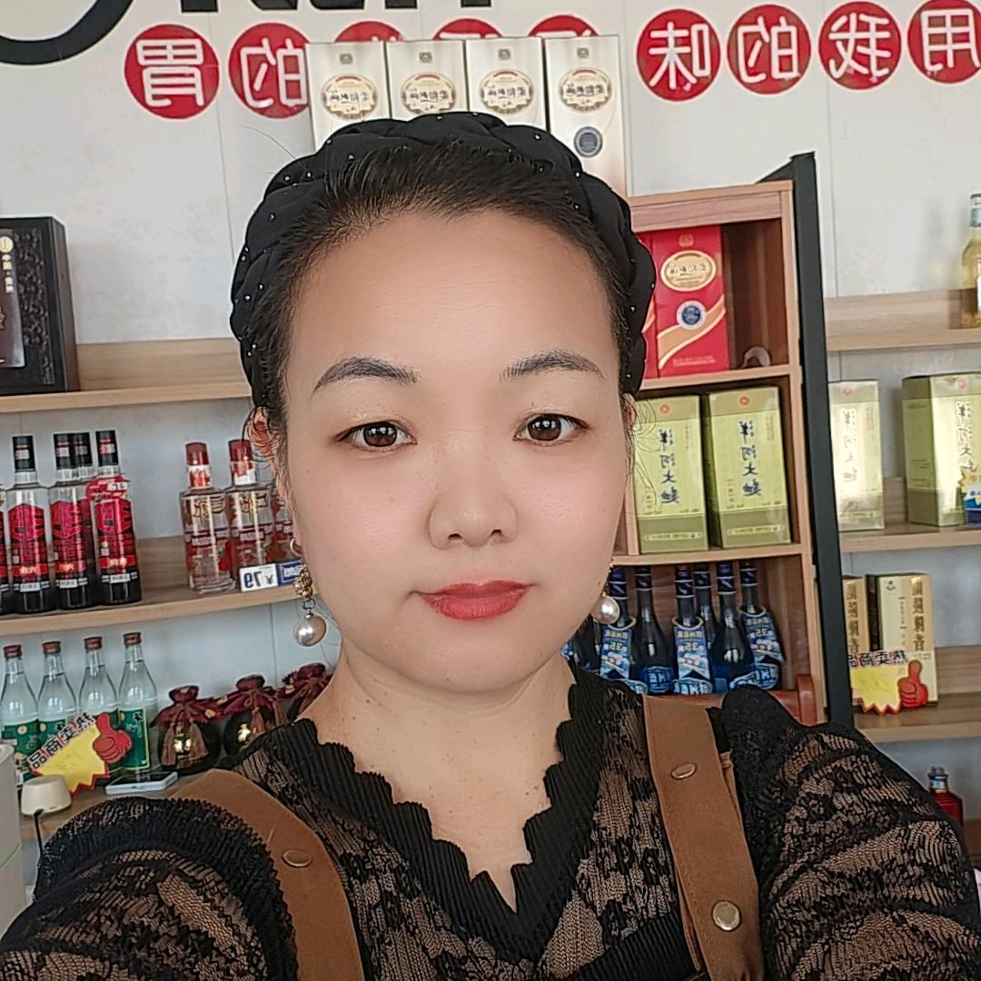 曹二厨饭店老板娘