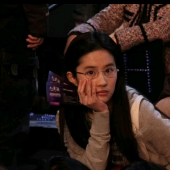 小余.🐟◦ ⚬ °