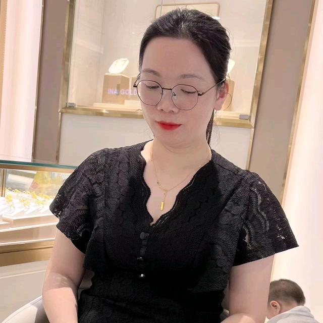 《维依美鞋服＋童心园母婴》伯劳店