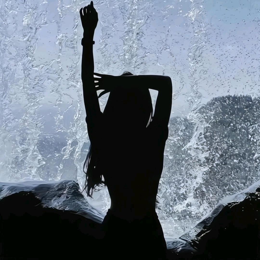 小锦鲤🐬（吐泡泡）～