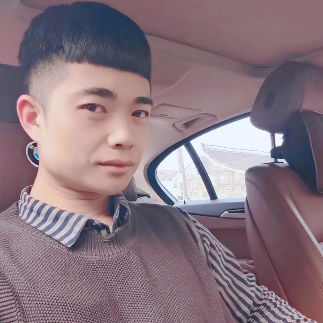 李拜六