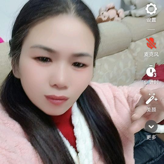 草帽姐早上8:10开播 小号