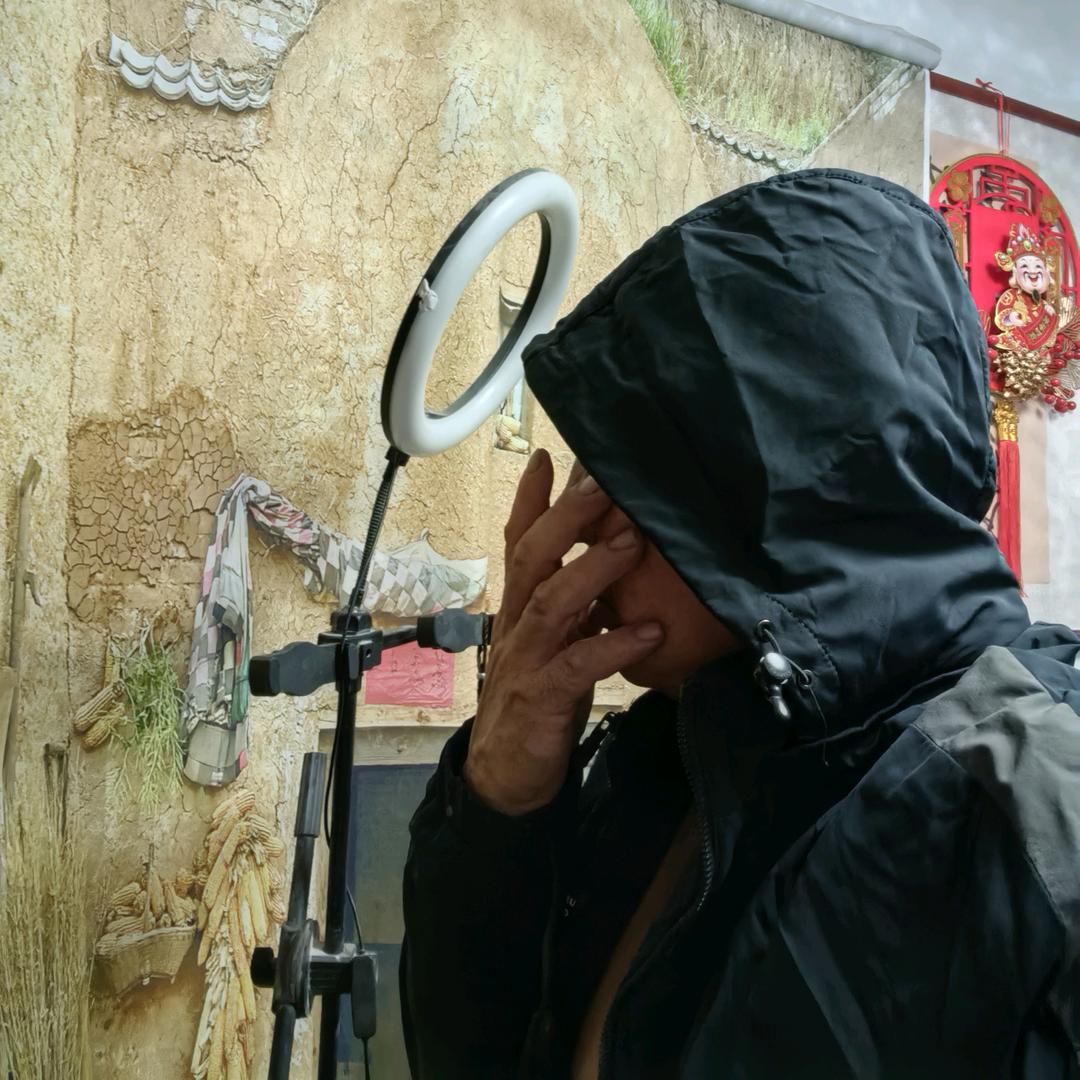 没脸见人（农民工）