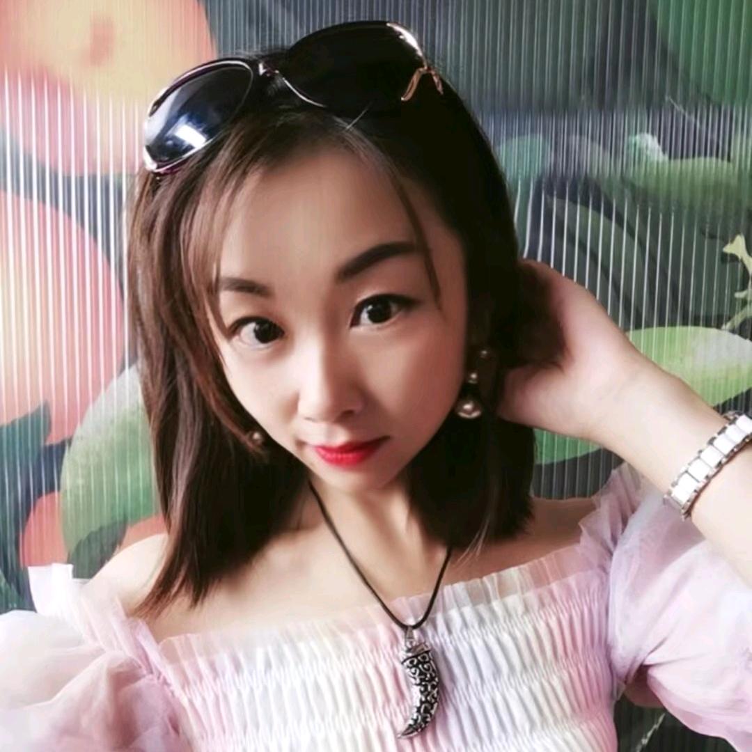 爱笑的甜甜