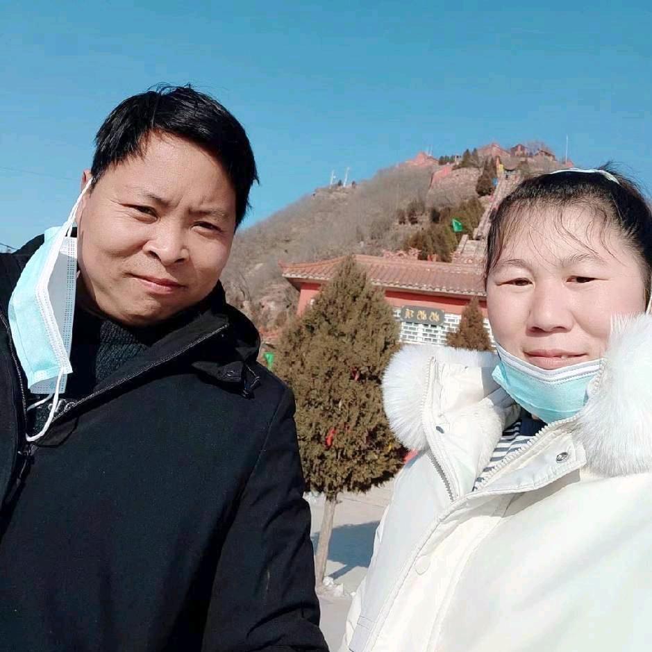 开挖机的芳妹儿