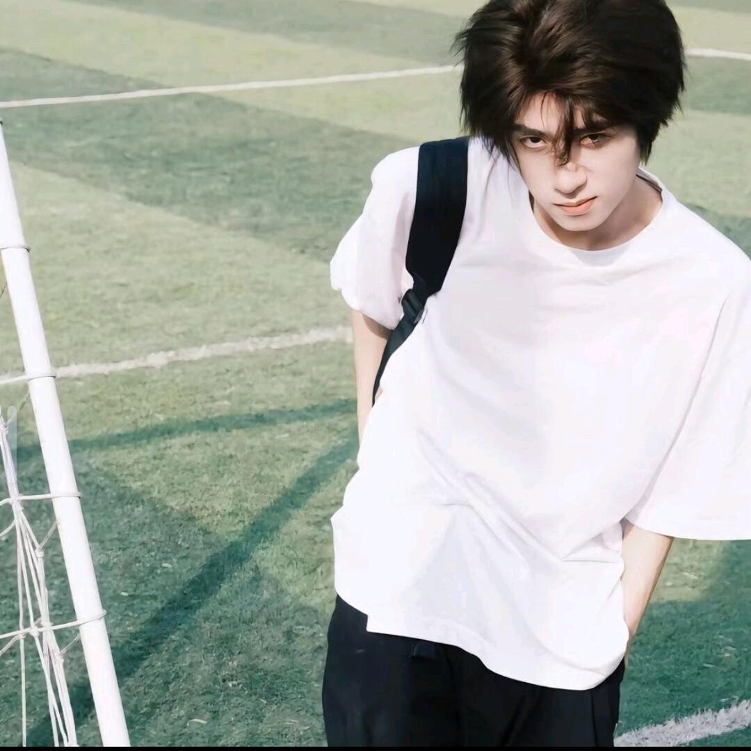 云 飞