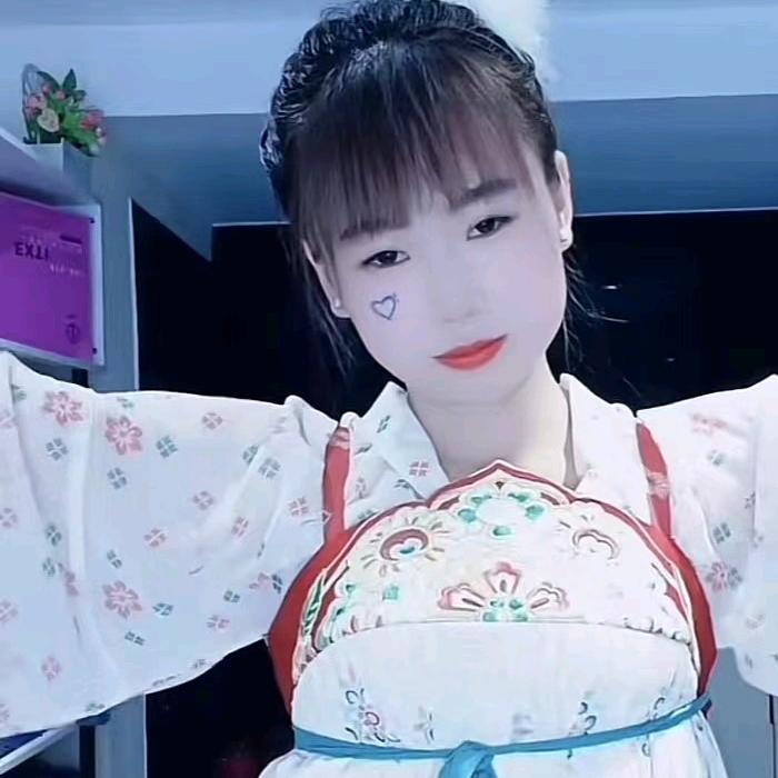 迷  路  的  小  鸟
