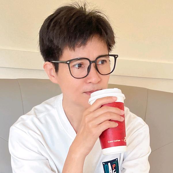 爱唱歌的老梁
