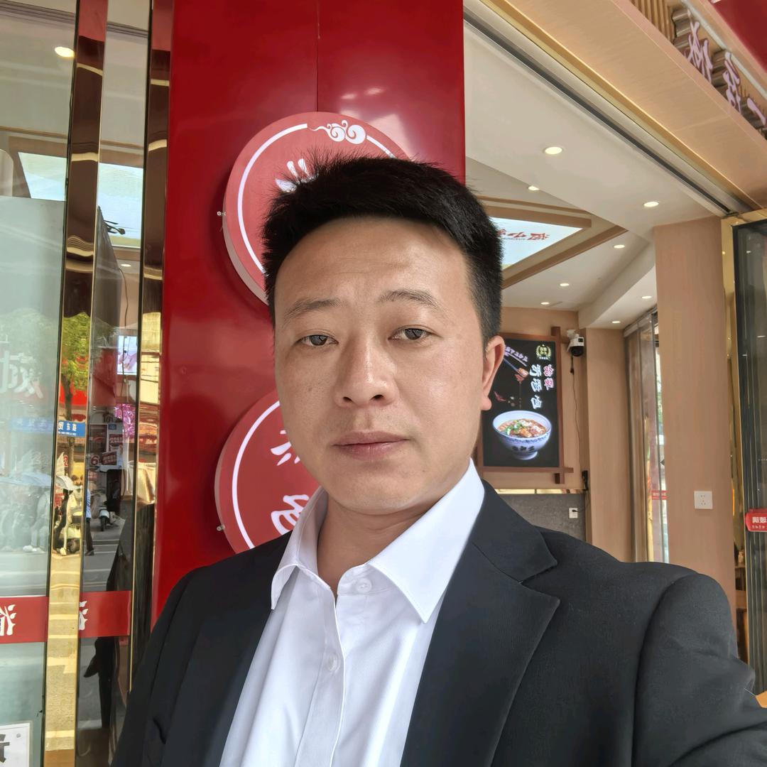 渝小爱联合创始人.米仁强